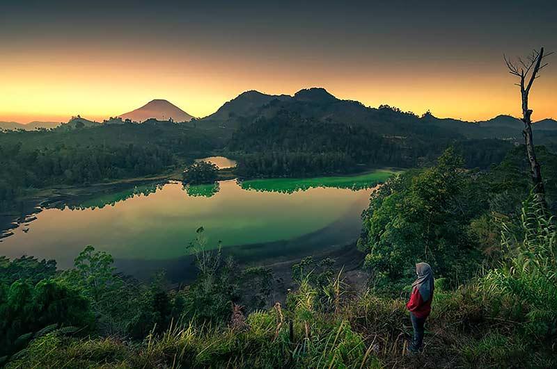 Pemandangan sunrise di Bukit Sikunir Dieng Wonosobo